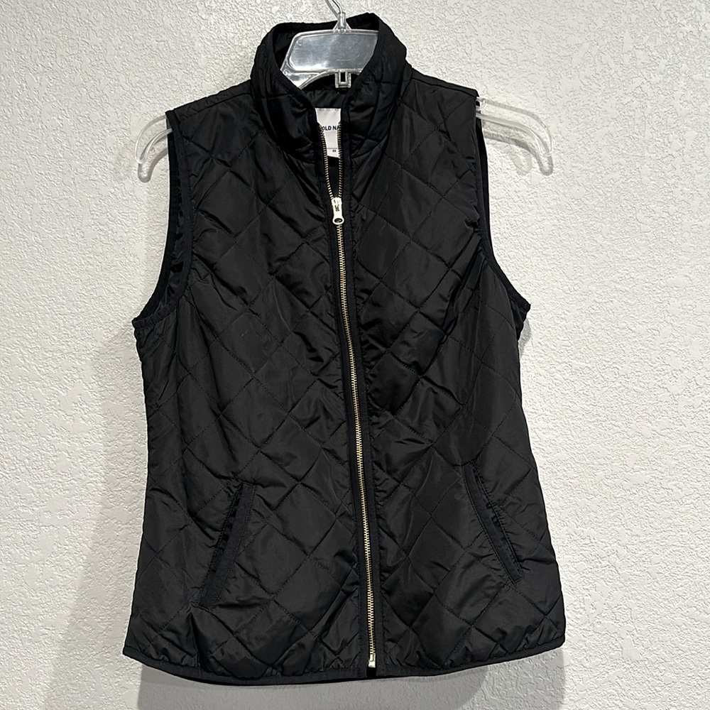 Old Navy Quilted Black Vest